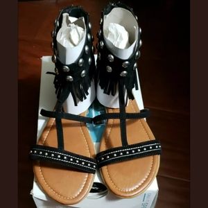 Fringed flat sandals